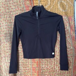 Vuori Black Cropped Fitted Hoodie 
Worn twice